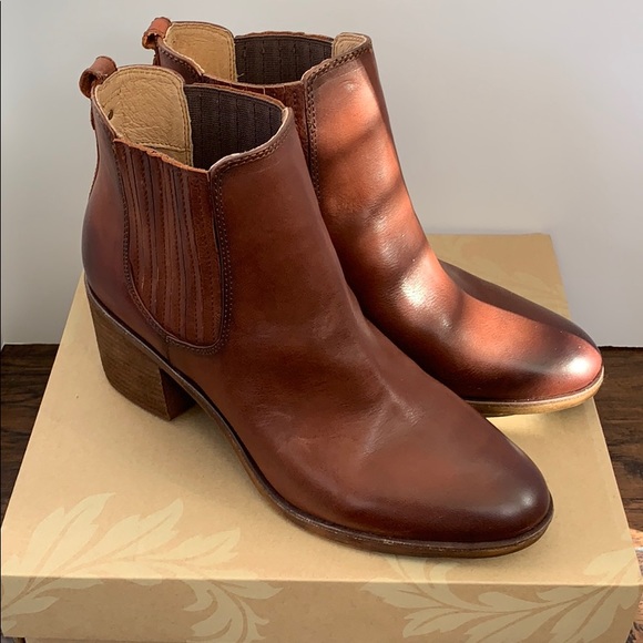 sadova chelsea bootie